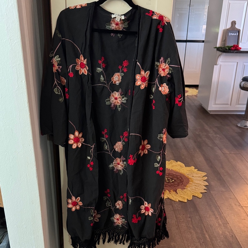 Umgee Black Floral Embroidered Kimono with Fringe